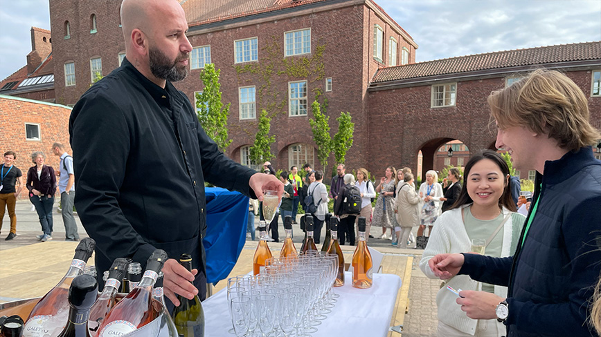 A welcoming drink before the Head of School welcome speech.