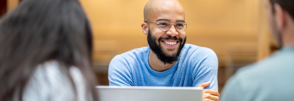 Studenter pluggar tillsammans