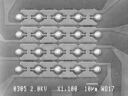 Micro-mirror array with 4x4 pixels
