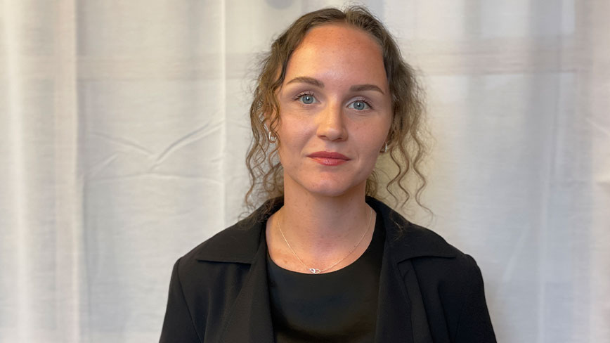 Jonna Holmlund Åsman arbetar som avtalsansvarig på EECS