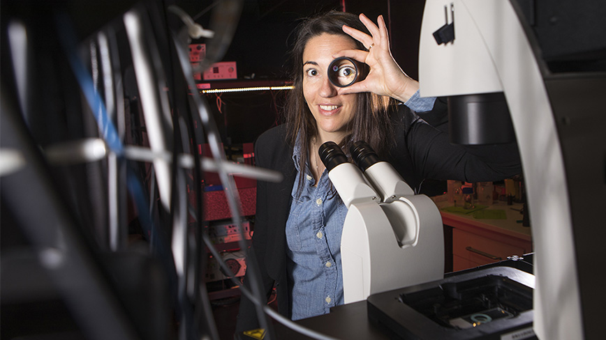 Skriv gymnasiearbete om hjärnan och ai, artificiell intelligens