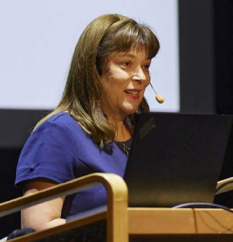 Professor Tünde Fülöp