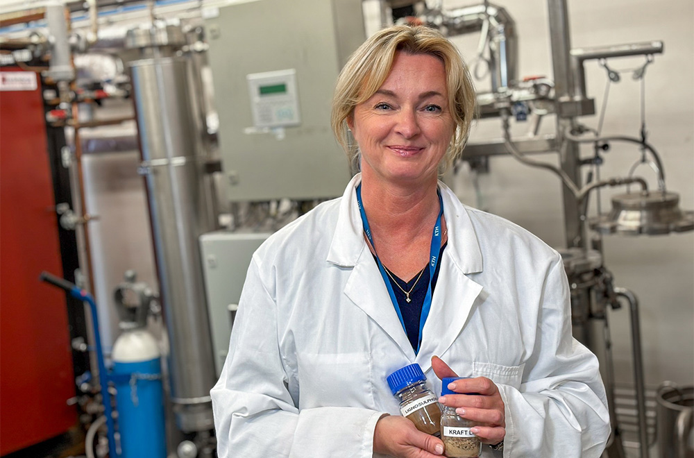Olena Sevastyanova in a lab.