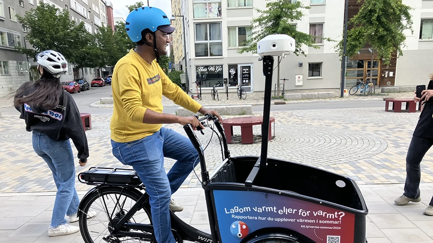 One of the bikes measuring surface temperatures in Hammarby sjöstad in summer 2024.