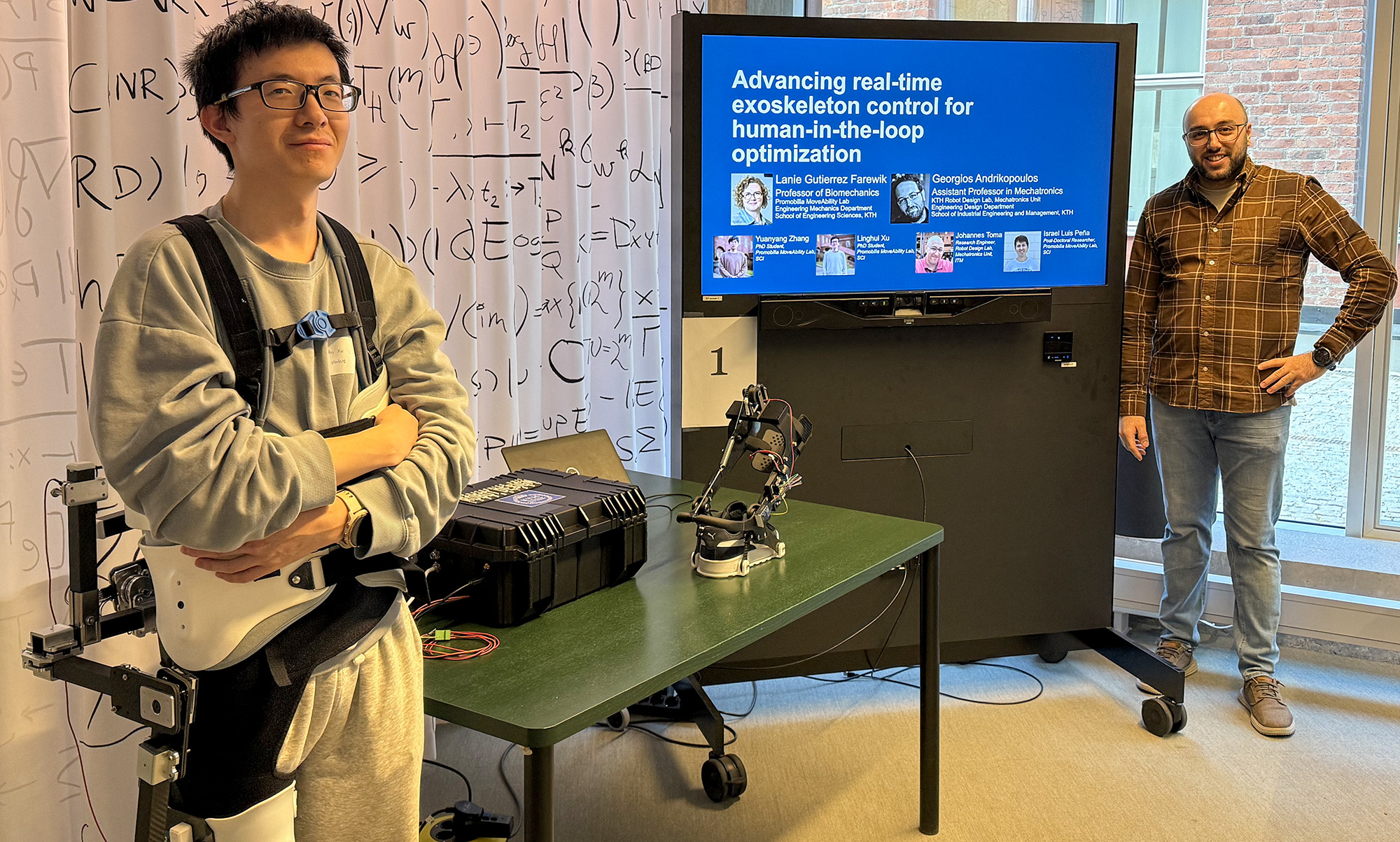 Linghui Xu (PhD Student, Promobilia Moveability Lab) and Johannes Toma (Research Engineer, Robot Des