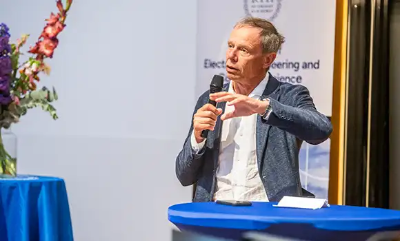 Professor Christer Fuglesang highlighted among other things the Space Robotics Laboratory at KTH.