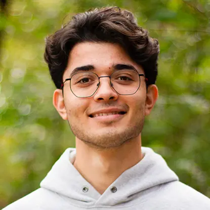 Porträttfoto av studenten Mehrdad