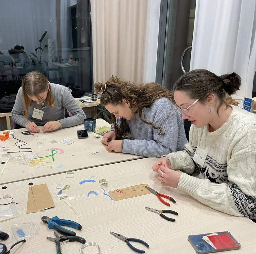 Reclaimed materials jewelry workshop Students for Sustainability.