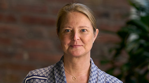 Foto: kvinna som ler.