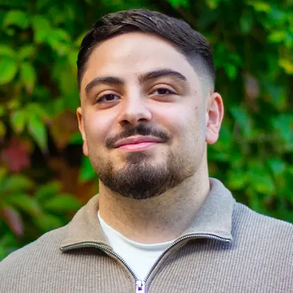 Porträttfoto av studenten Lukas