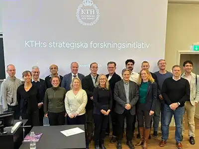 En samling människor i en gruppbild.