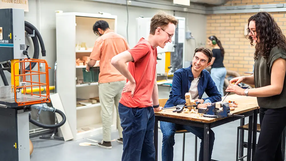 Students working together at KTH Prototype Center.