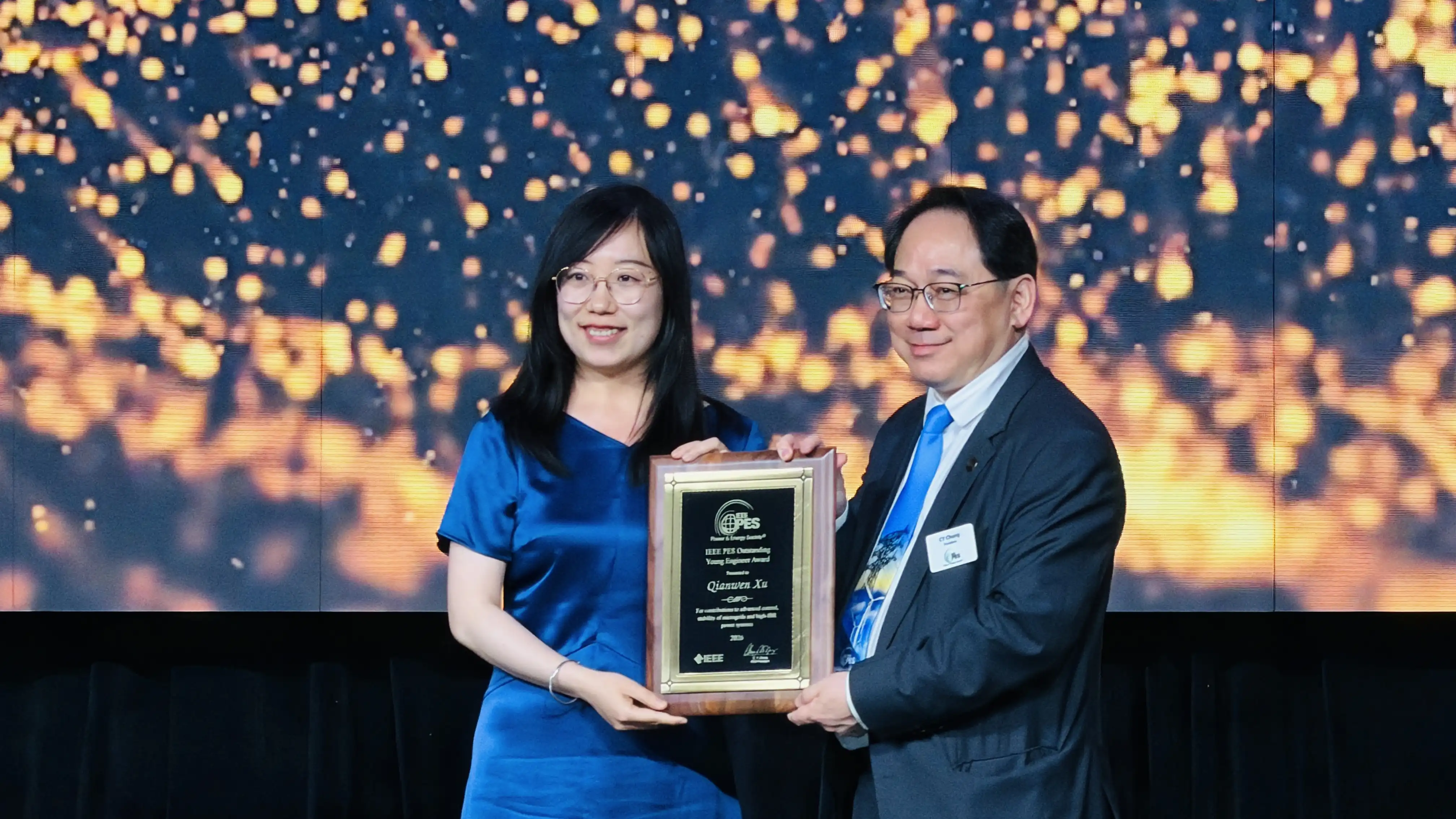 Qianwen Xu receives the EEE Power & Energy Society Outstanding Young Engineer Award 2026.