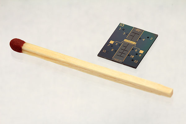 The miniaturized sensors are embedded in so called Labs-on-Chip, which integrate sample handling and sensing functions in a compact chip.