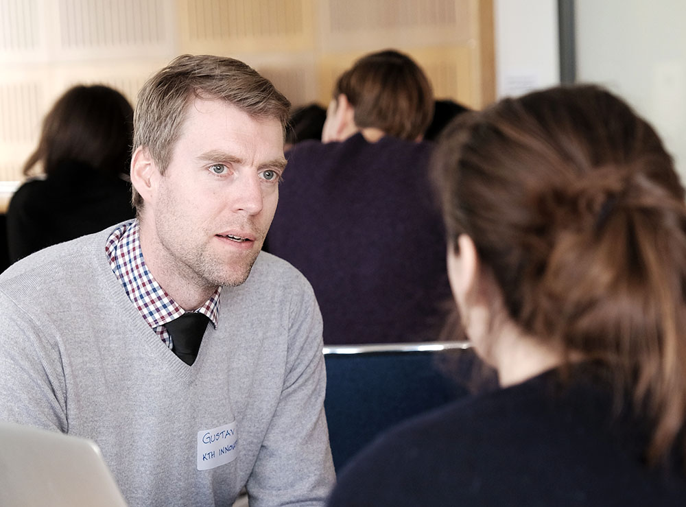 gustav-notander-coaching.png Gustav Notander, Business Development Coach at KTH Innovation, coaching a team.