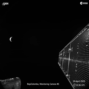 En gif-animation som visar när rymdsonden BepiColombo lämnar jorden bakom sig en sista gång för att aldrig mer komma tillbaka.